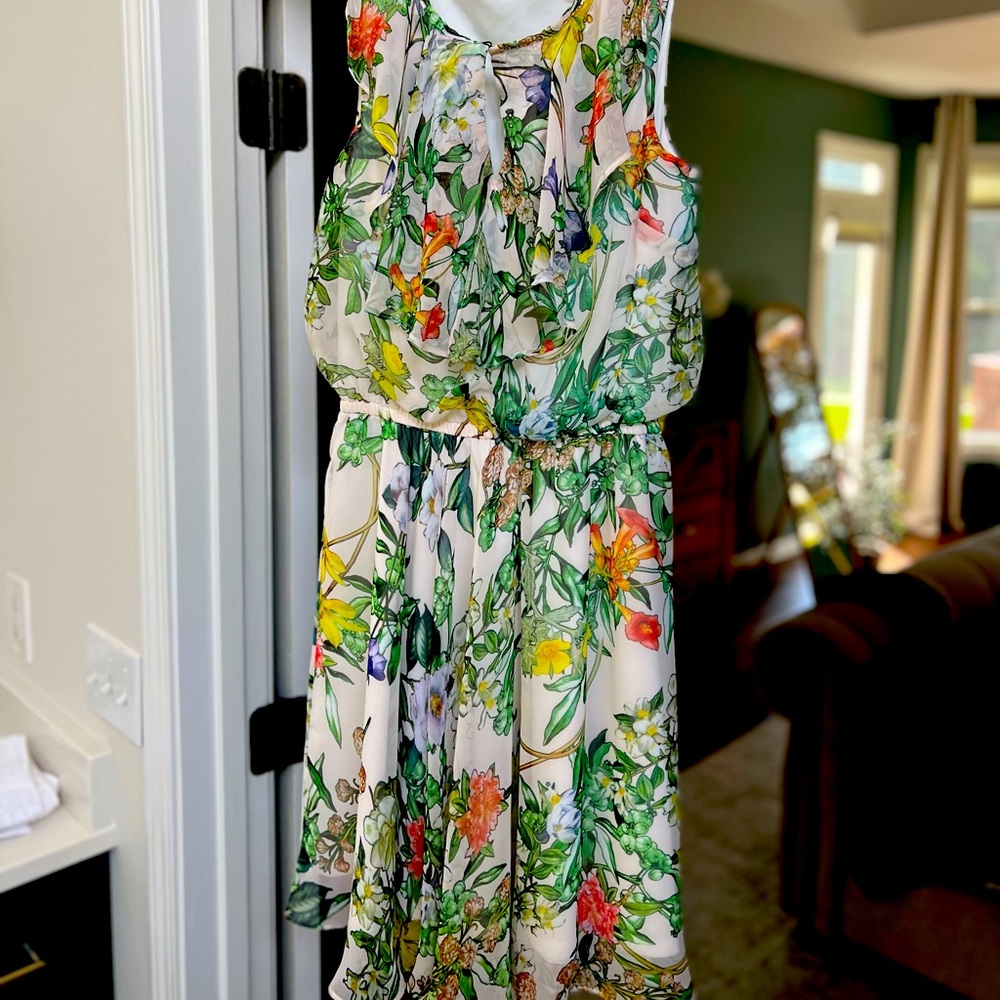 Feminine Betsy Johnson floral dress